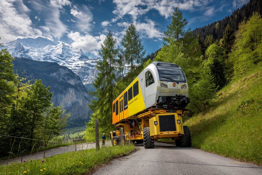 Lauterbrunnen-Mürren mountain rail- and cableway: New rolling stock is transported by road and rail